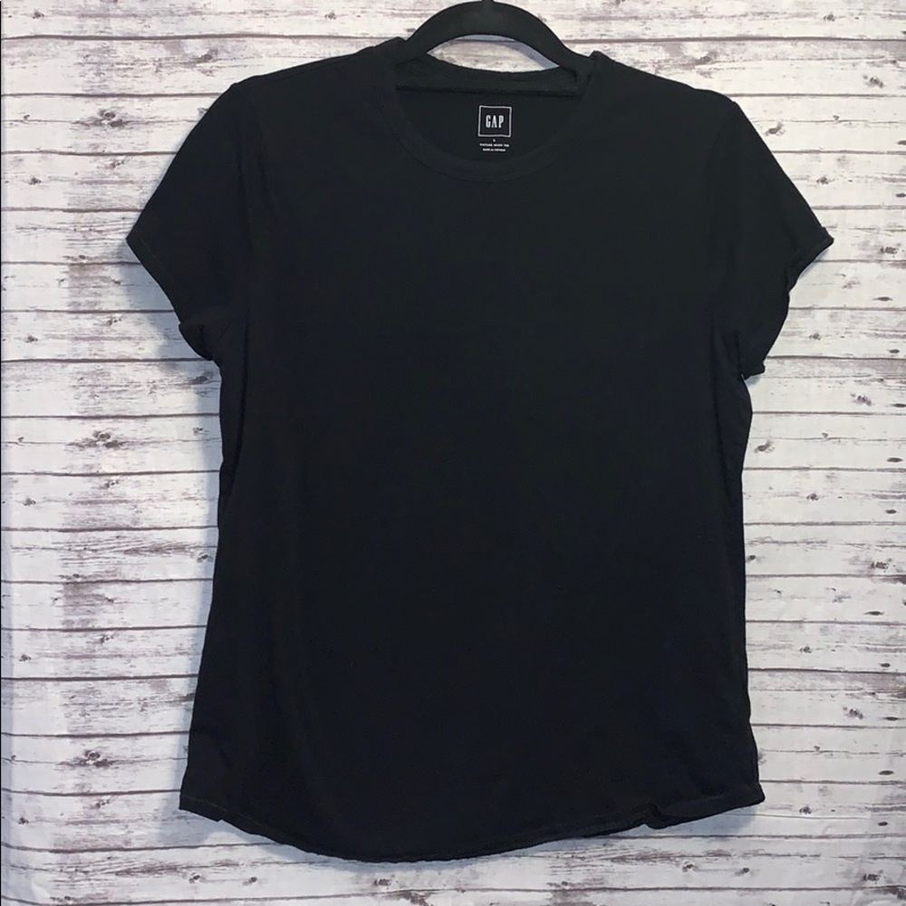 🔥3/$25 Gap shirt